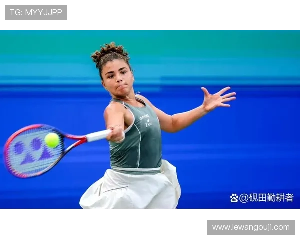 网球界最新动态：顶尖球员赛季表现与赛事精彩回顾